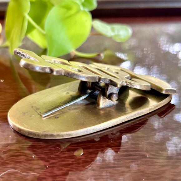 Vintage Brass “Later” Paperweight Clip – Retro Desk Accessory with Spring Hinge - Picture 6 of 8